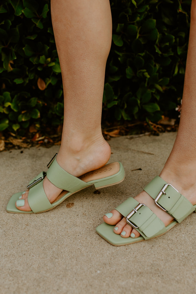 Hermès Chypre Sandals in Vert Jade | Hermes shoes, Hermes, Personal shopper